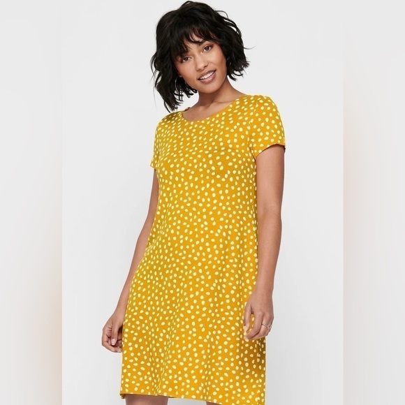 NWT Beautiful mustard, yellow, extra large polkadot stretchy dress - Picture 3 of 10